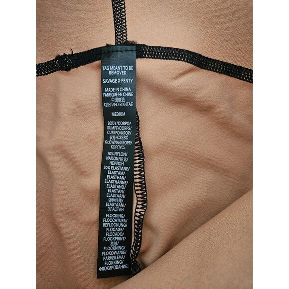 NWT Savage x Fenty Special FX High Waist Legging, Size M - Picture 8 of 12